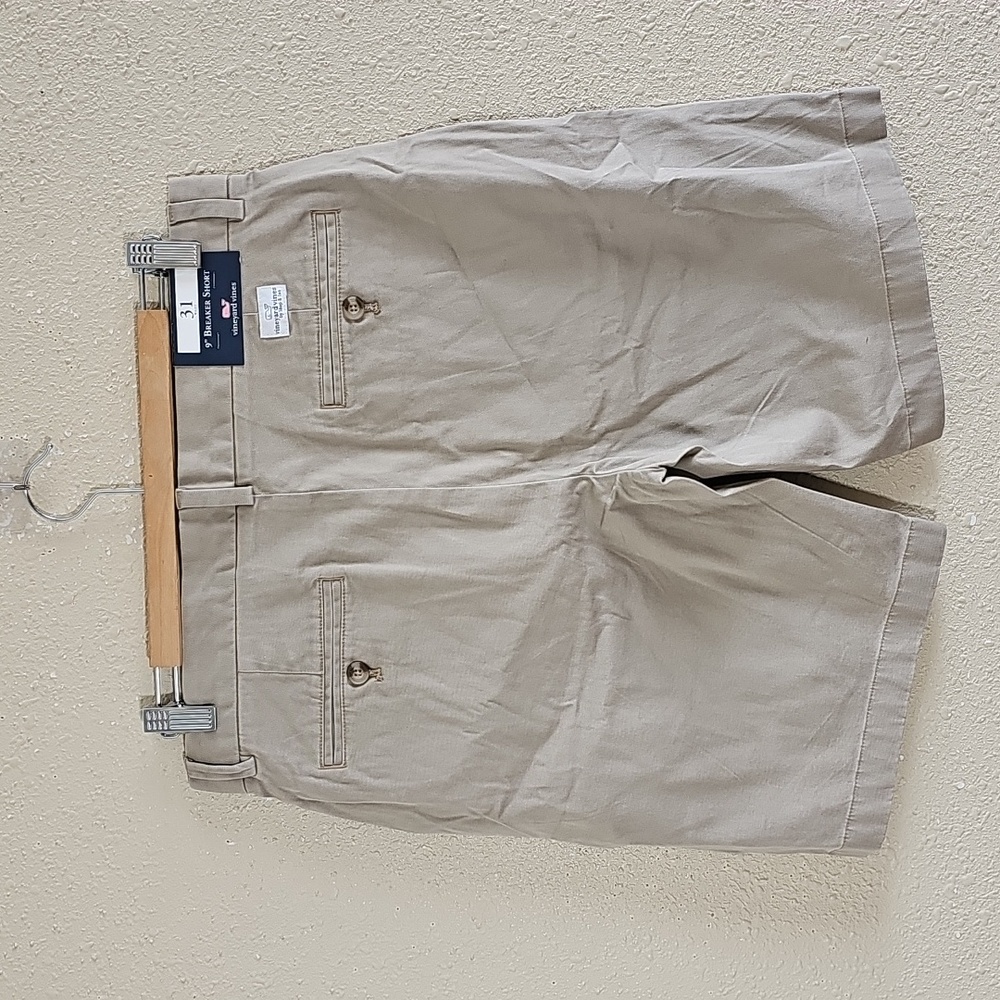 Vineyard Vines Breaker Shorts. - Picture 8 of 9